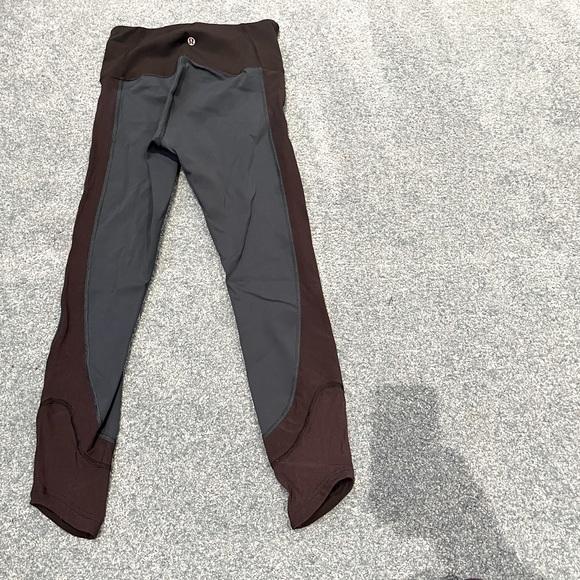 Lululemon cropped leggings size 4 - Picture 2 of 2